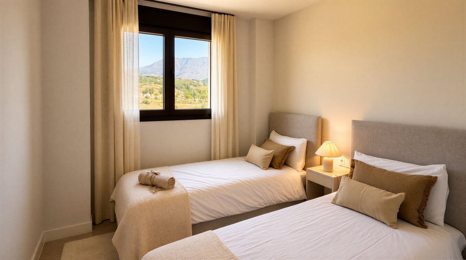 Apartamento de 3 habitaciones en Estepona en venta con piscina garaje - 529.000 € (Ref: 9888734)