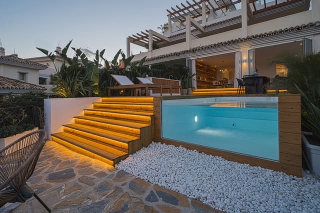 3 soveværelse Lejlighed til salg i La Dama de Noche - La Alzambra, Marbella med swimmingpool garage - € 1.149.000 (Ref: 9889949)