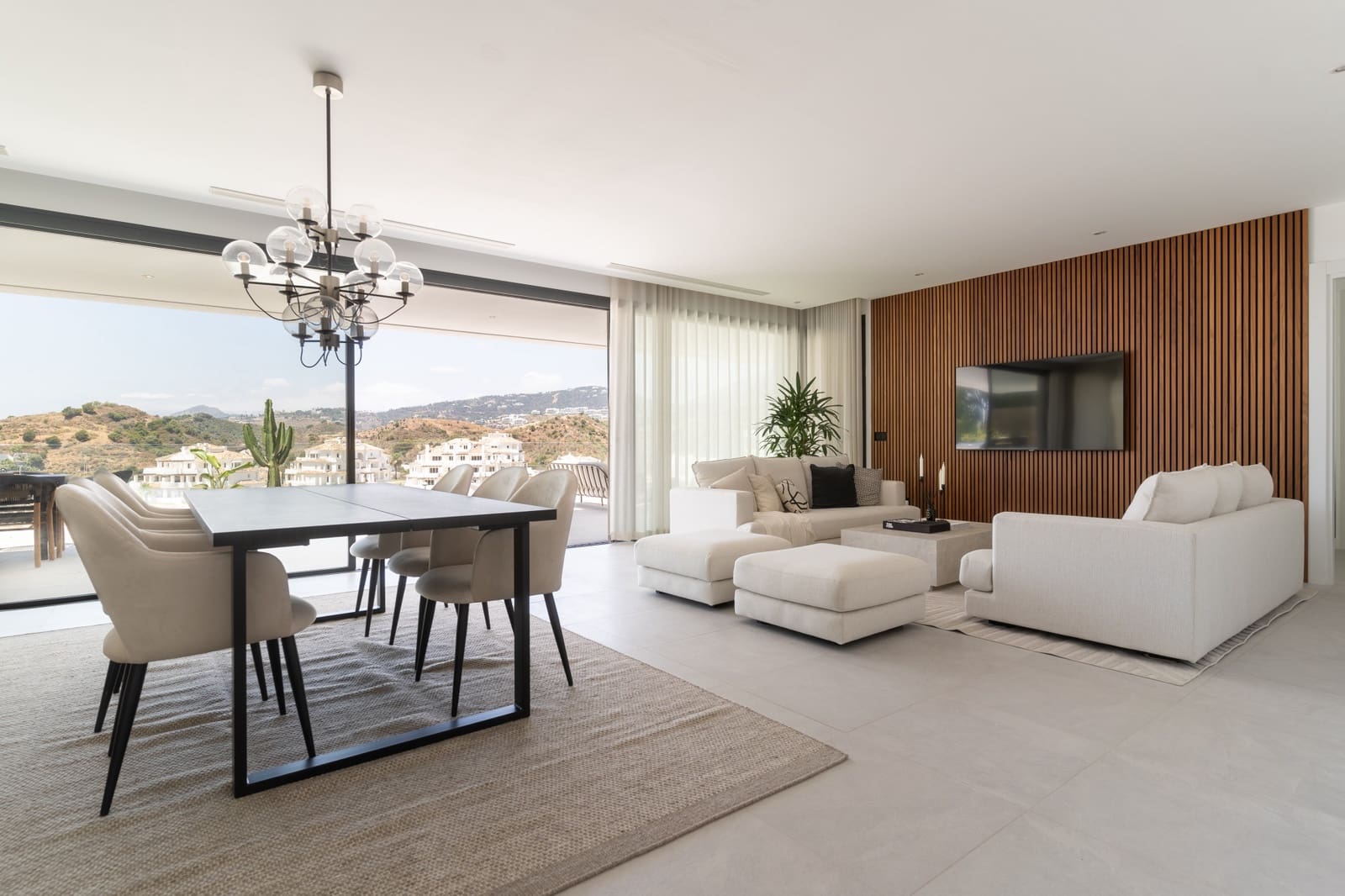5 sypialnia Willa na sprzedaż w Nueva Andalucia z basenem garażem - 3 295 000 € (Ref: 9889950)