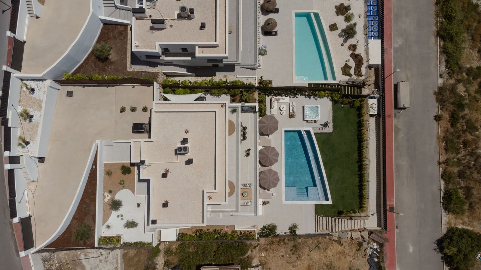 5 sypialnia Willa na sprzedaż w Nueva Andalucia z basenem garażem - 3 295 000 € (Ref: 9889950)