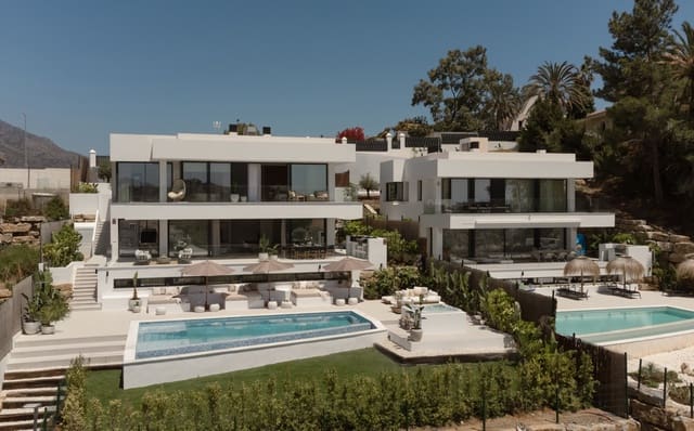 5 sypialnia Willa na sprzedaż w Las Brisas, Marbella z basenem garażem - 3 295 000 € (Ref: 9889950)