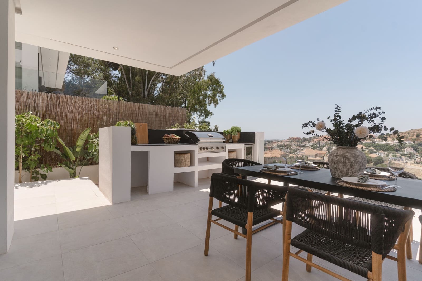 5 sypialnia Willa na sprzedaż w Nueva Andalucia z basenem garażem - 3 295 000 € (Ref: 9889950)