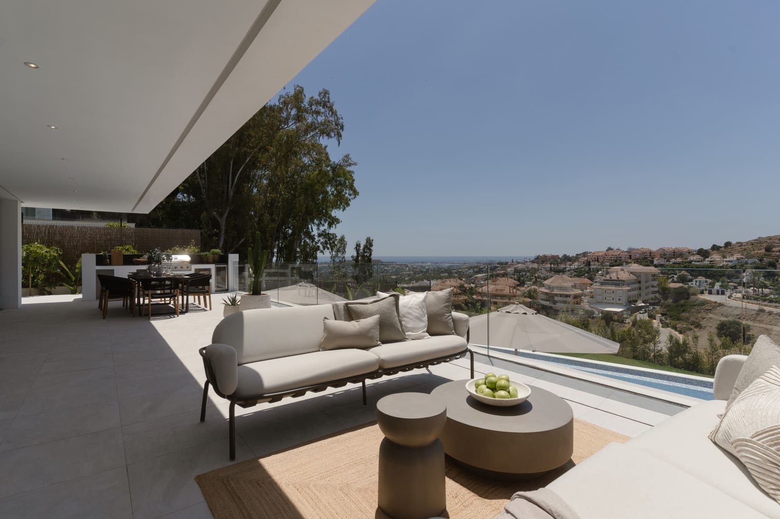 5 sypialnia Willa na sprzedaż w Nueva Andalucia z basenem garażem - 3 295 000 € (Ref: 9889950)