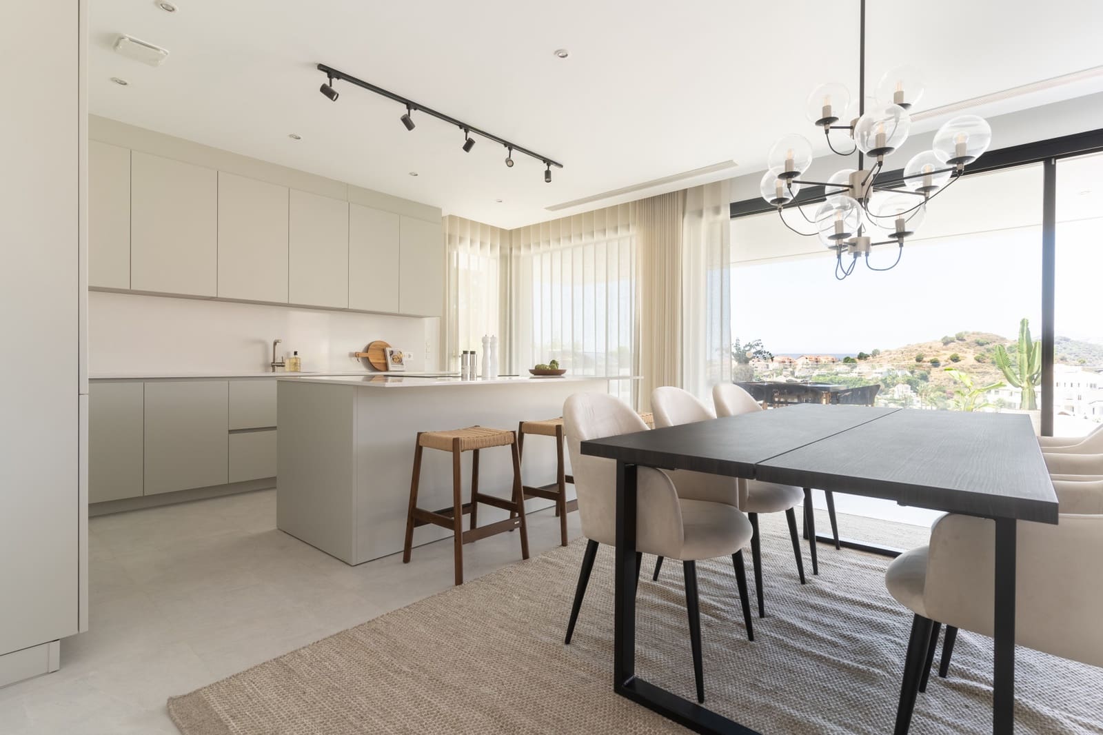 5 sypialnia Willa na sprzedaż w Nueva Andalucia z basenem garażem - 3 295 000 € (Ref: 9889950)