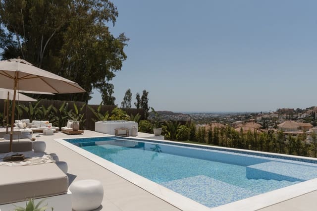 5 sypialnia Willa na sprzedaż w Las Brisas, Marbella z basenem garażem - 3 295 000 € (Ref: 9889950)