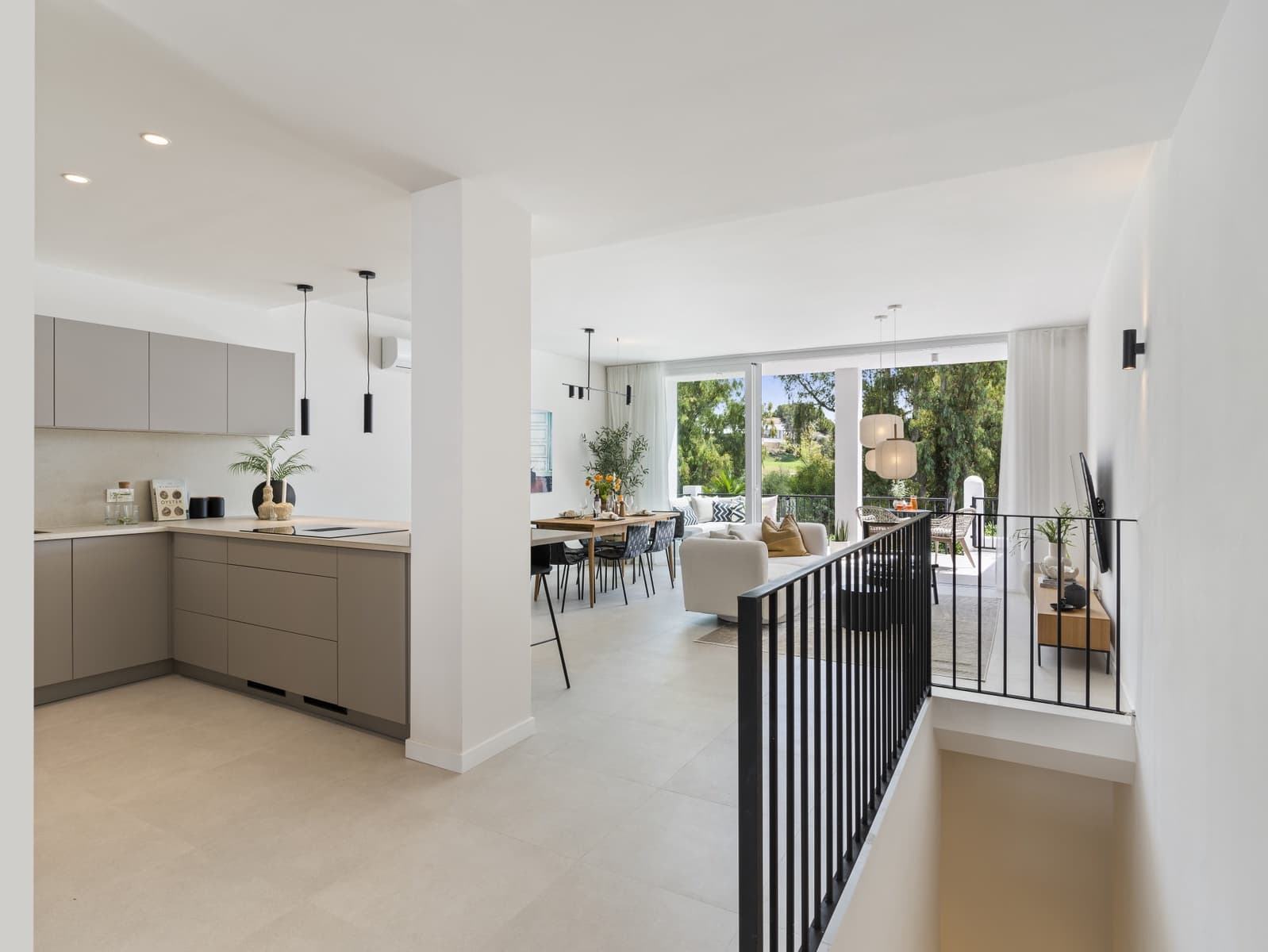 4 bedroom Townhouse for sale in Nueva Andalucia with pool garage - € 849,000 (Ref: 9891879)