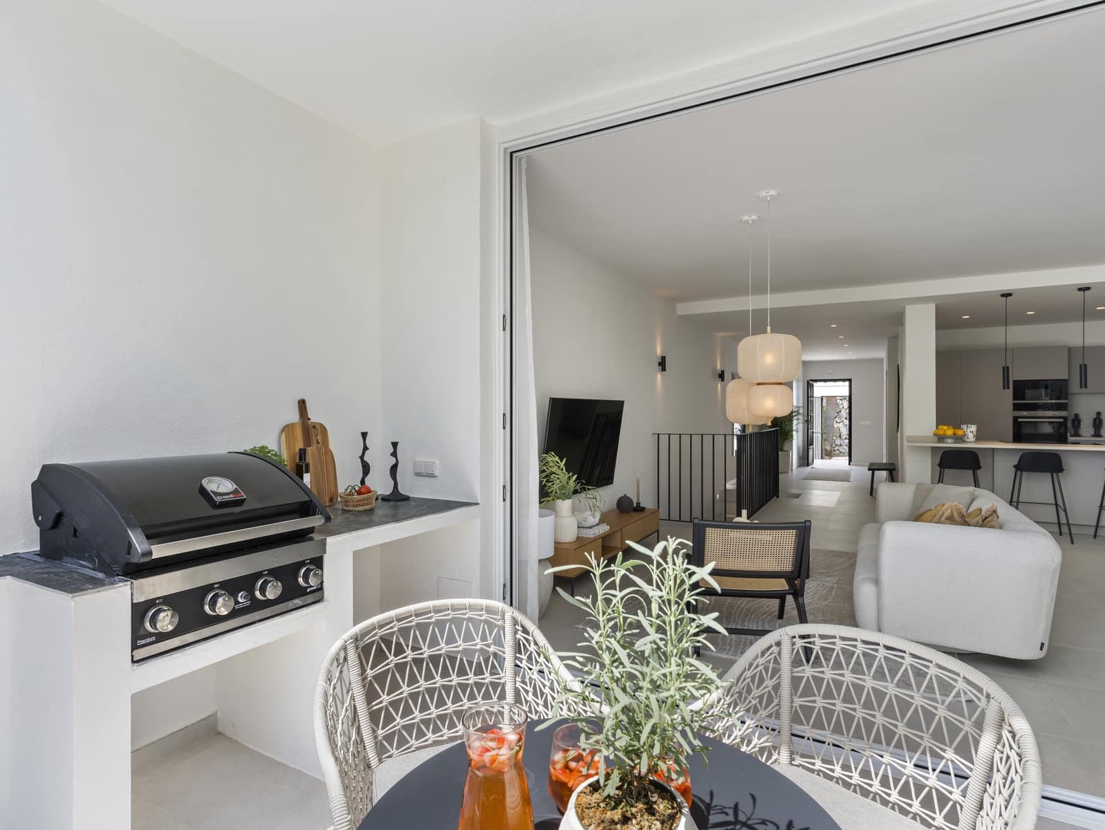 4 bedroom Townhouse for sale in Nueva Andalucia with pool garage - € 849,000 (Ref: 9891879)