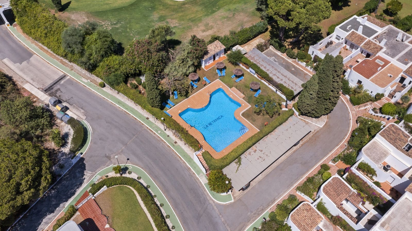 4 bedroom Townhouse for sale in Nueva Andalucia with pool garage - € 849,000 (Ref: 9891879)
