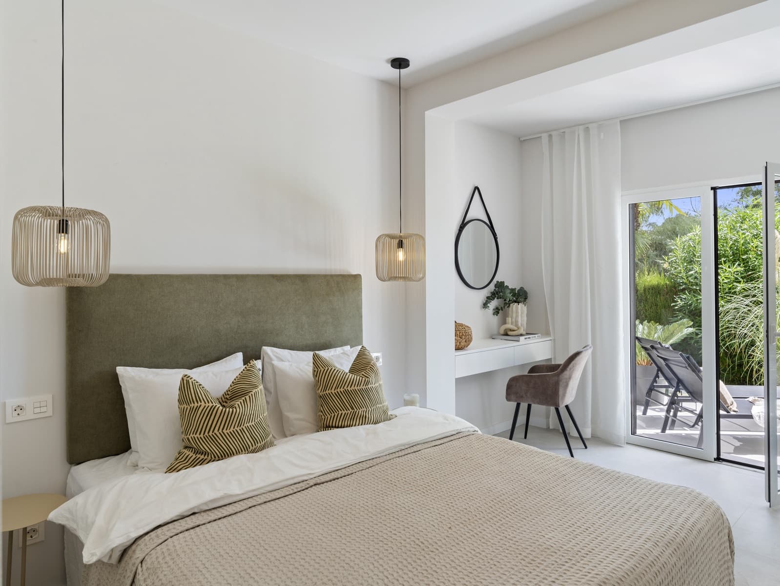 4 bedroom Townhouse for sale in Nueva Andalucia with pool garage - € 849,000 (Ref: 9891879)
