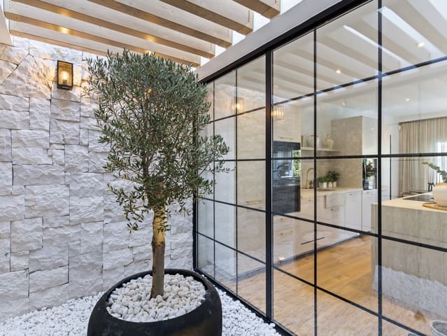 4 soveværelse Byhus til salg i La Quinta, Benahavís med swimmingpool garage - € 899.000 (Ref: 9891880)
