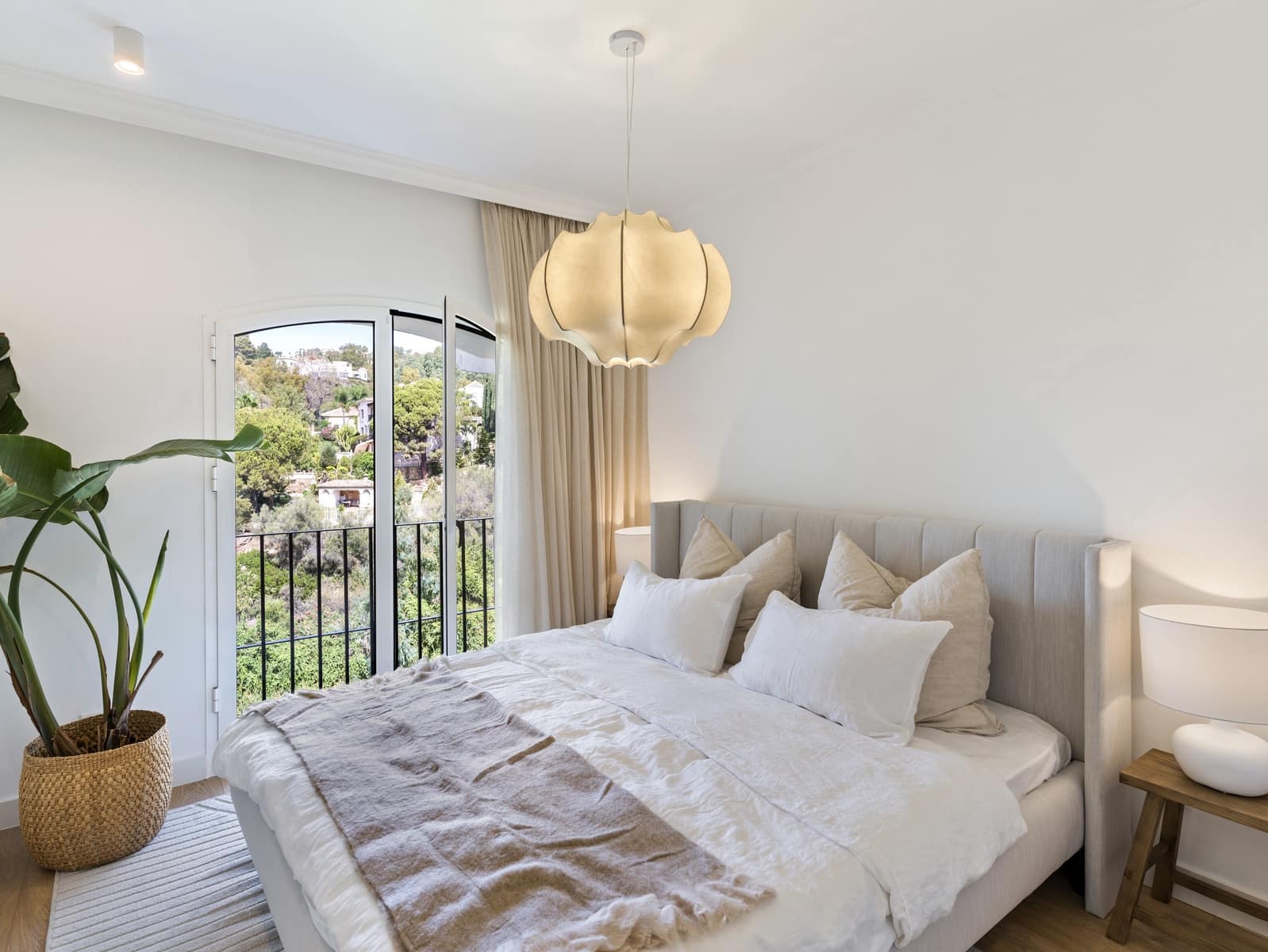 4 soveværelse Byhus til salg i La Quinta med swimmingpool garage - € 899.000 (Ref: 9891880)