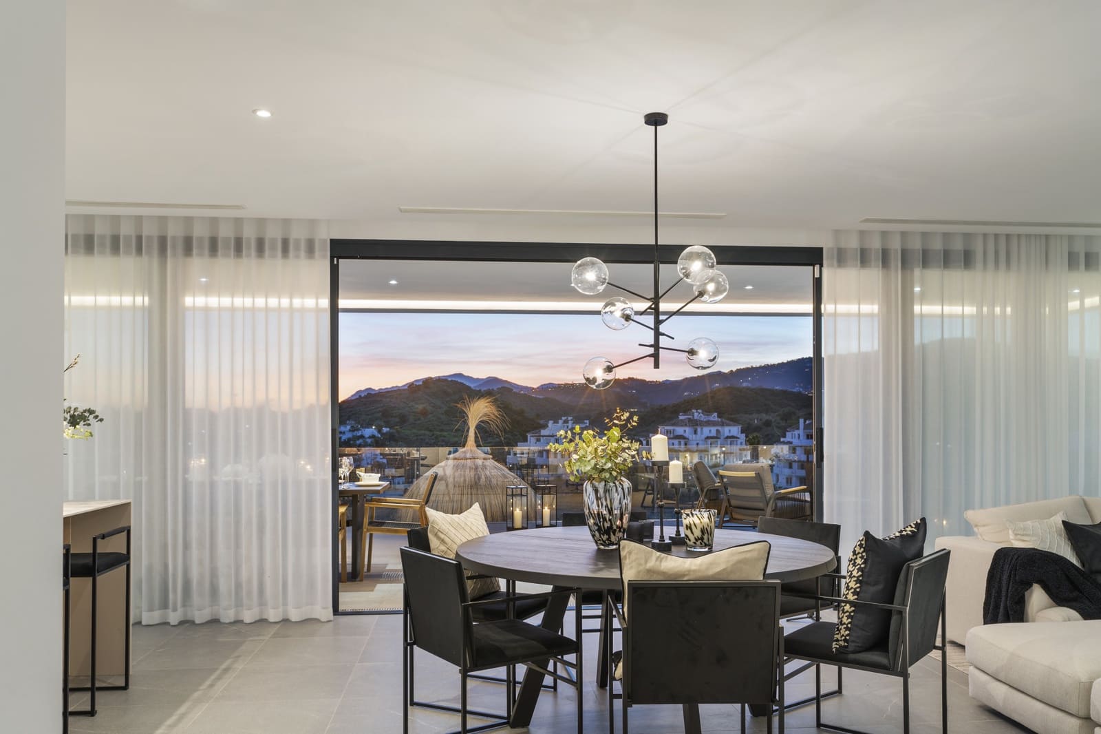Chalet de 5 habitaciones en Nueva Andalucia en venta con piscina garaje - 2.495.000 € (Ref: 9891881)
