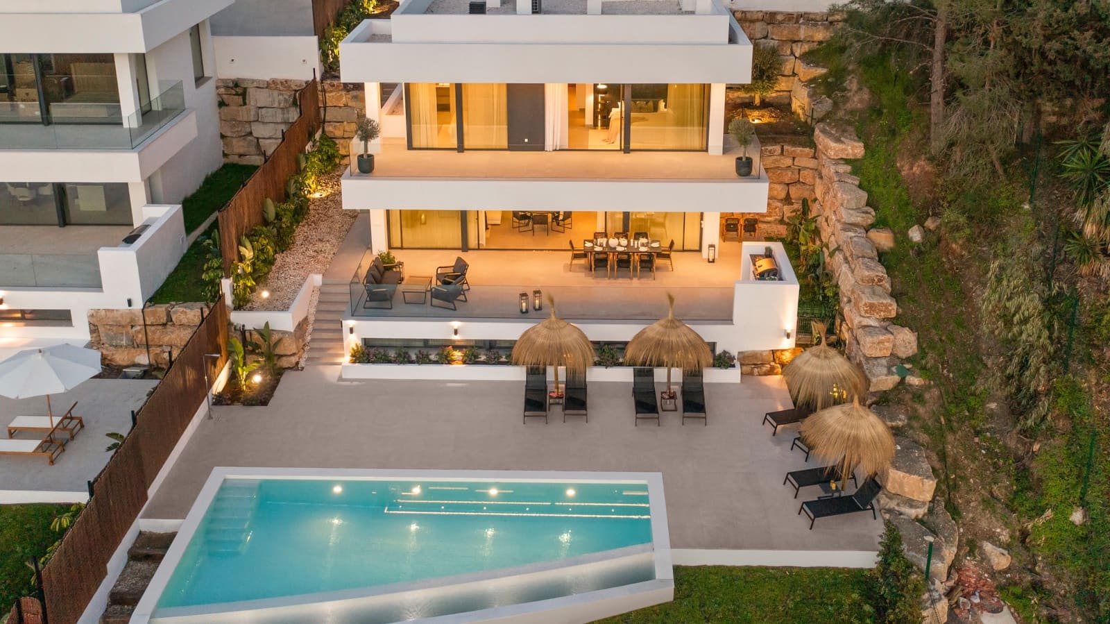 Chalet de 5 habitaciones en Nueva Andalucia en venta con piscina garaje - 2.495.000 € (Ref: 9891881)