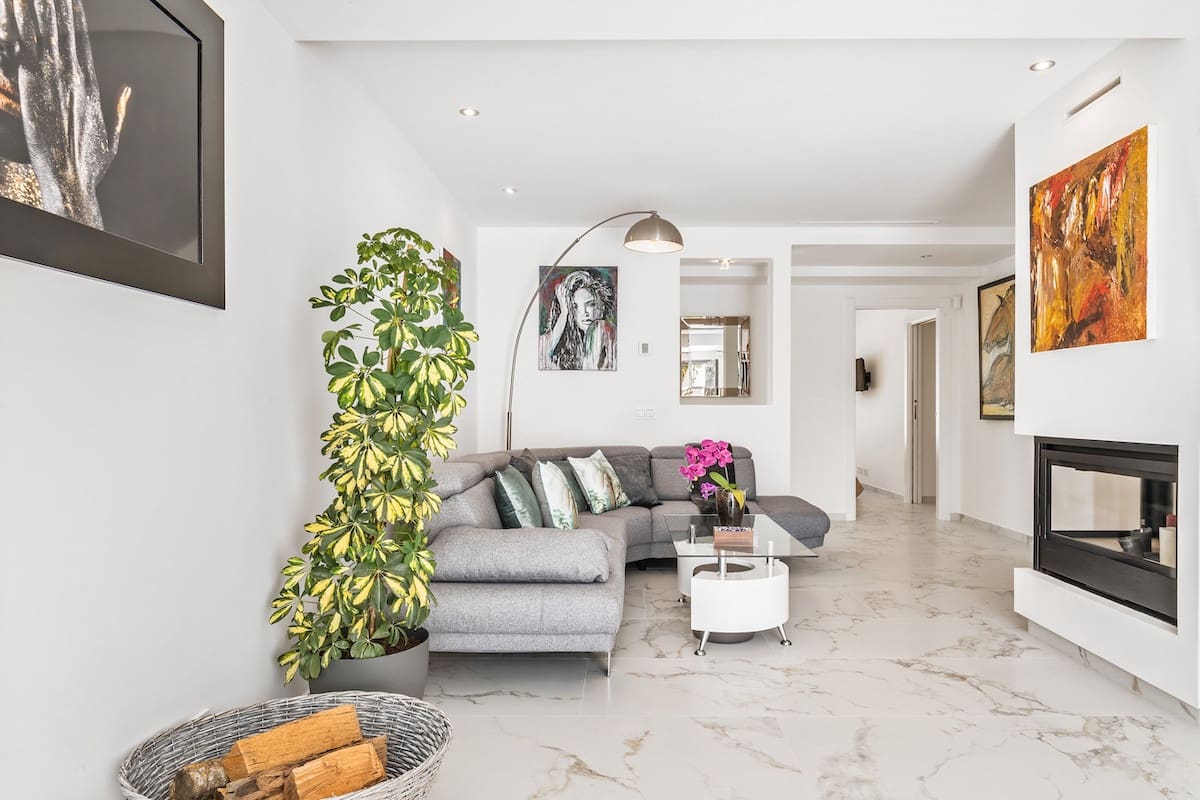 Chalet de 4 habitaciones en Guadalmina en venta con piscina garaje - 1.595.000 € (Ref: 9891882)