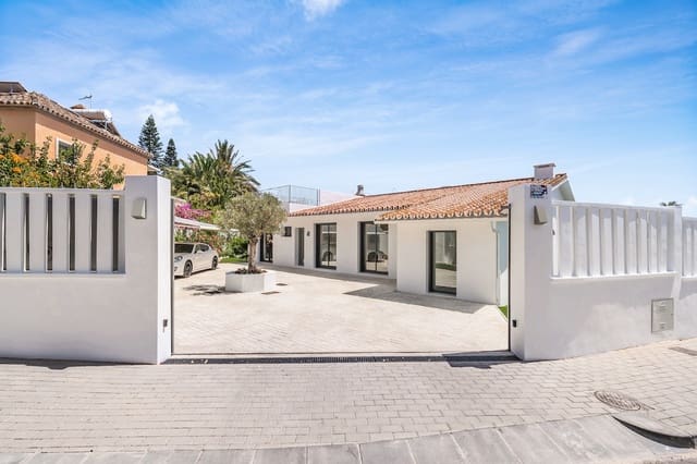 Chalet de 4 habitaciones en Guadalmina Baja, Marbella en venta - 1.595.000 € (Ref: 9891882)