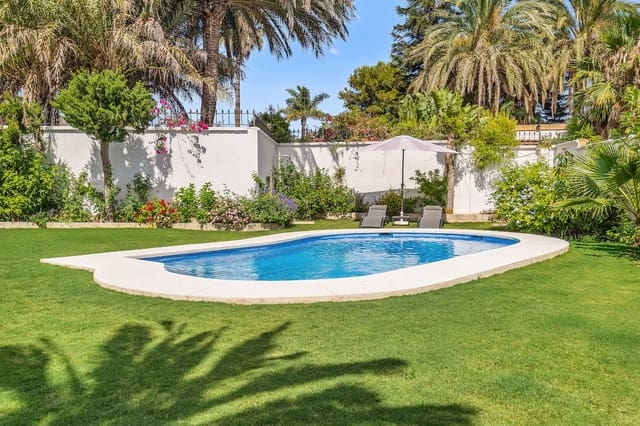 Chalet de 4 habitaciones en Guadalmina Baja, Marbella en venta - 1.595.000 € (Ref: 9891882)