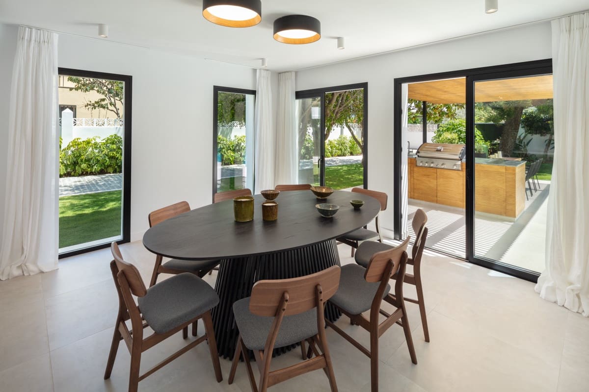 4 soverom Villa til salgs i Puerto Banus med svømmebasseng garasje - € 3 250 000 (Ref: 9891885)
