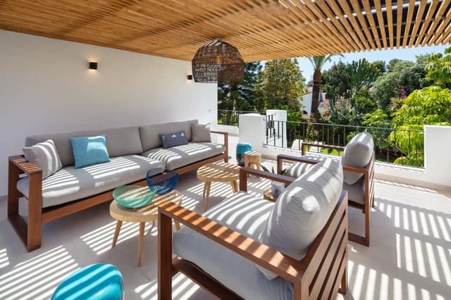 4 soverom Villa til salgs i Puerto Banus, Marbella med svømmebasseng garasje - € 3 250 000 (Ref: 9891885)