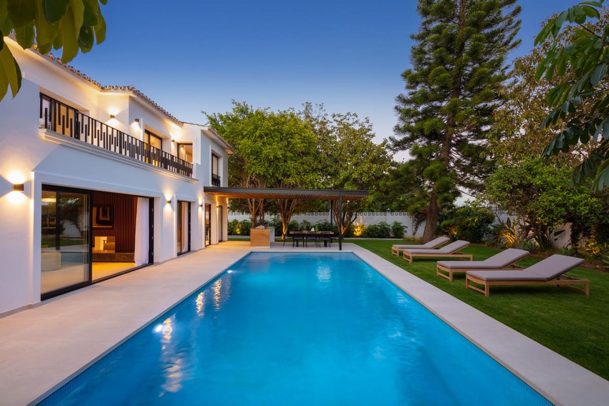 4 soverom Villa til salgs i Puerto Banus med svømmebasseng garasje - € 3 250 000 (Ref: 9891885)