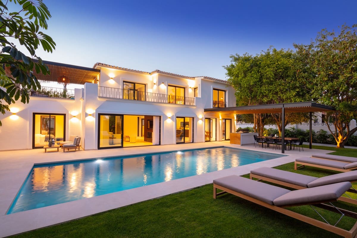 4 soverom Villa til salgs i Puerto Banus med svømmebasseng garasje - € 3 250 000 (Ref: 9891885)