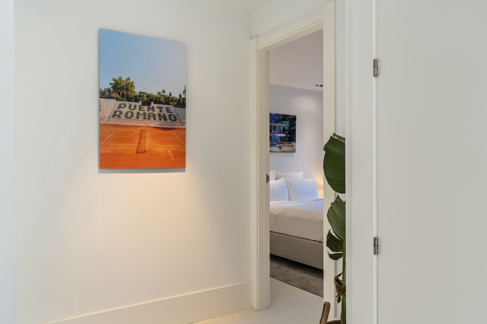 5 bedroom Villa for sale in Nueva Andalucia with pool garage - € 2,650,000 (Ref: 9891886)