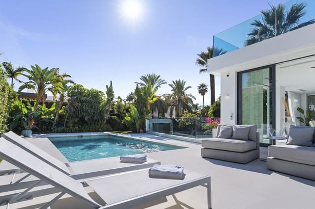 5 bedroom Villa for sale in Aloha Golf, Marbella with pool garage - € 2,650,000 (Ref: 9891886)