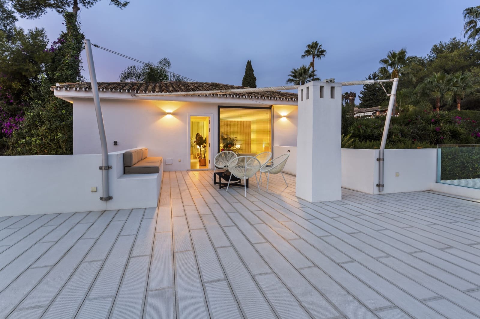 5 bedroom Villa for sale in Nueva Andalucia with pool garage - € 2,650,000 (Ref: 9891886)