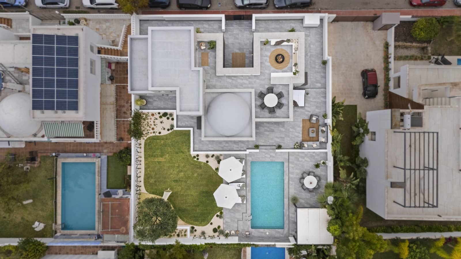 3 chambre Villa/Maison à vendre à Nueva Andalucia avec piscine garage - 1 625 000 € (Ref: 9891887)