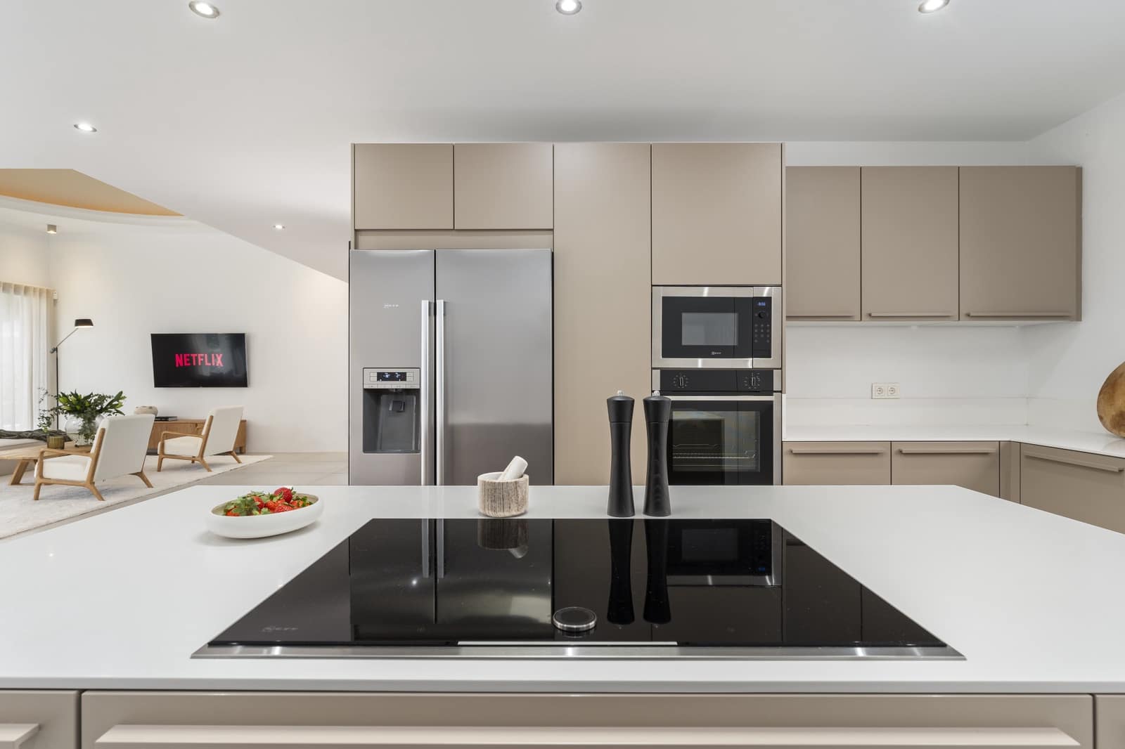 3 chambre Villa/Maison à vendre à Nueva Andalucia avec piscine garage - 1 625 000 € (Ref: 9891887)