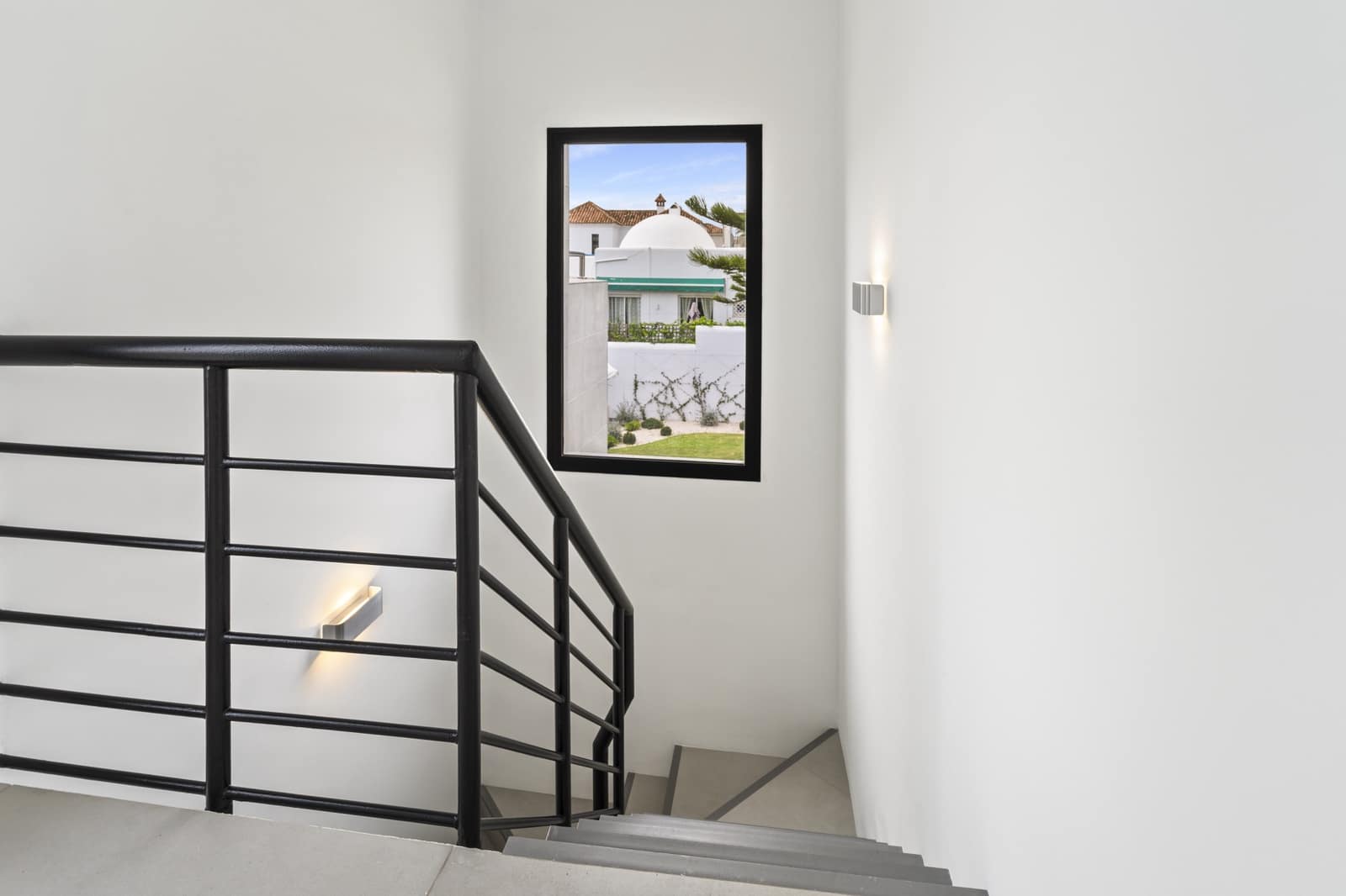 3 chambre Villa/Maison à vendre à Nueva Andalucia avec piscine garage - 1 625 000 € (Ref: 9891887)