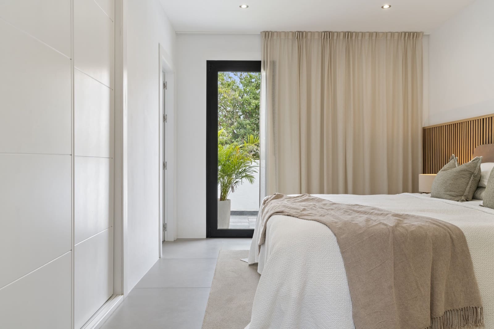 3 chambre Villa/Maison à vendre à Nueva Andalucia avec piscine garage - 1 625 000 € (Ref: 9891887)