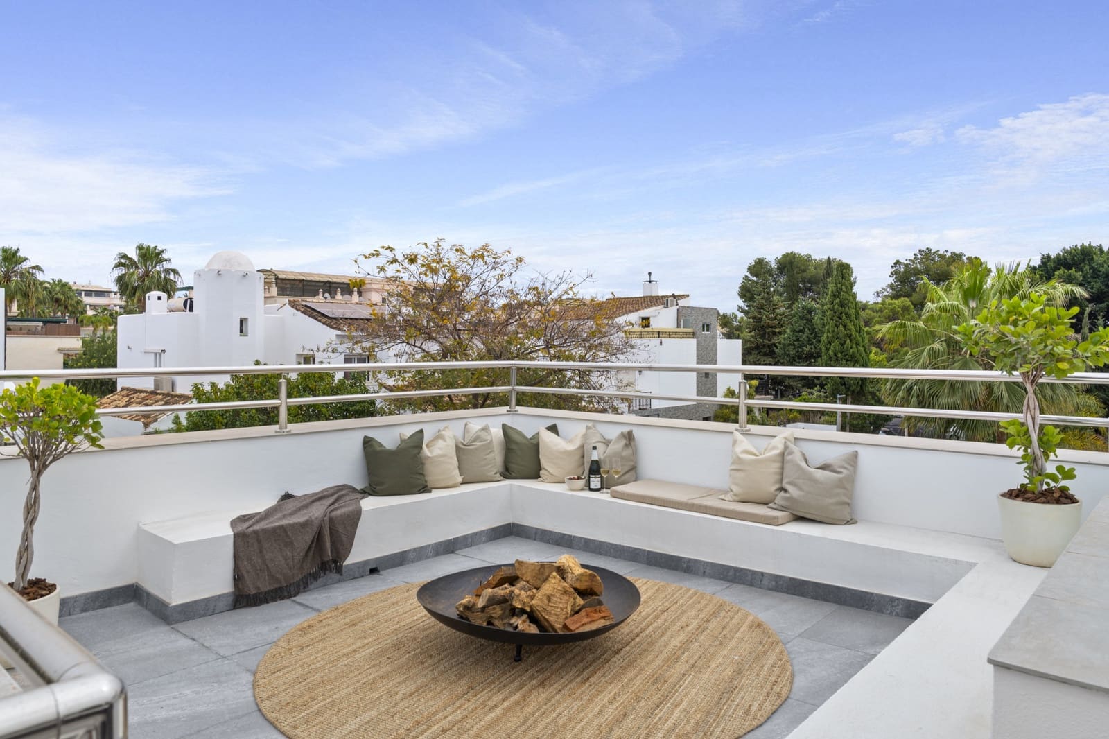 3 chambre Villa/Maison à vendre à Nueva Andalucia avec piscine garage - 1 625 000 € (Ref: 9891887)