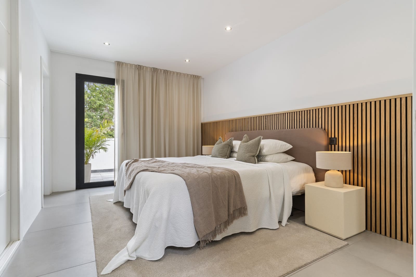 3 chambre Villa/Maison à vendre à Nueva Andalucia avec piscine garage - 1 625 000 € (Ref: 9891887)