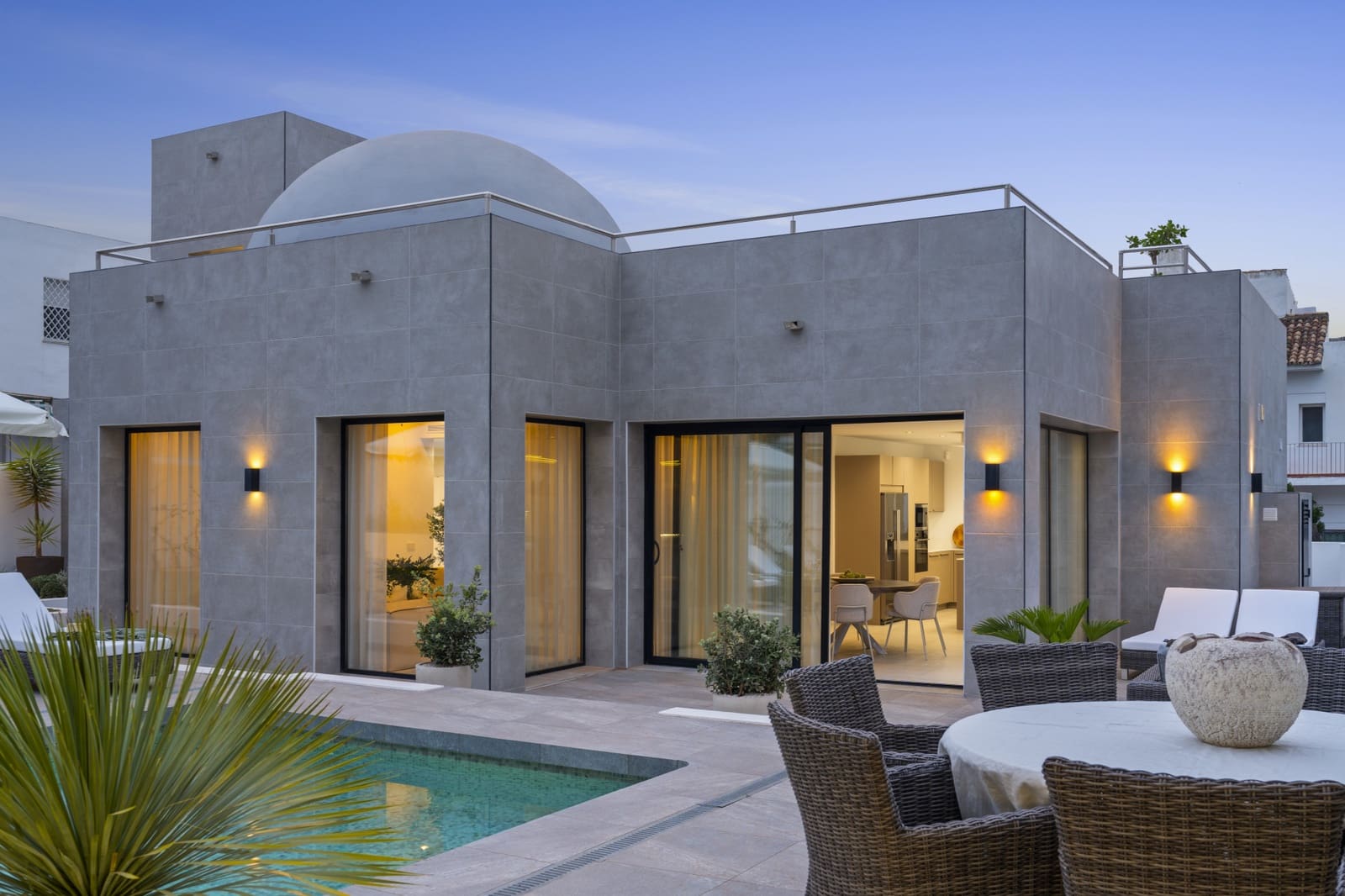 3 chambre Villa/Maison à vendre à Nueva Andalucia avec piscine garage - 1 625 000 € (Ref: 9891887)