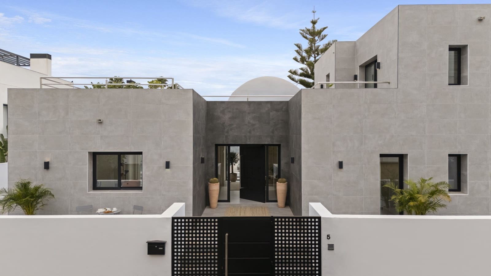3 chambre Villa/Maison à vendre à Nueva Andalucia avec piscine garage - 1 625 000 € (Ref: 9891887)