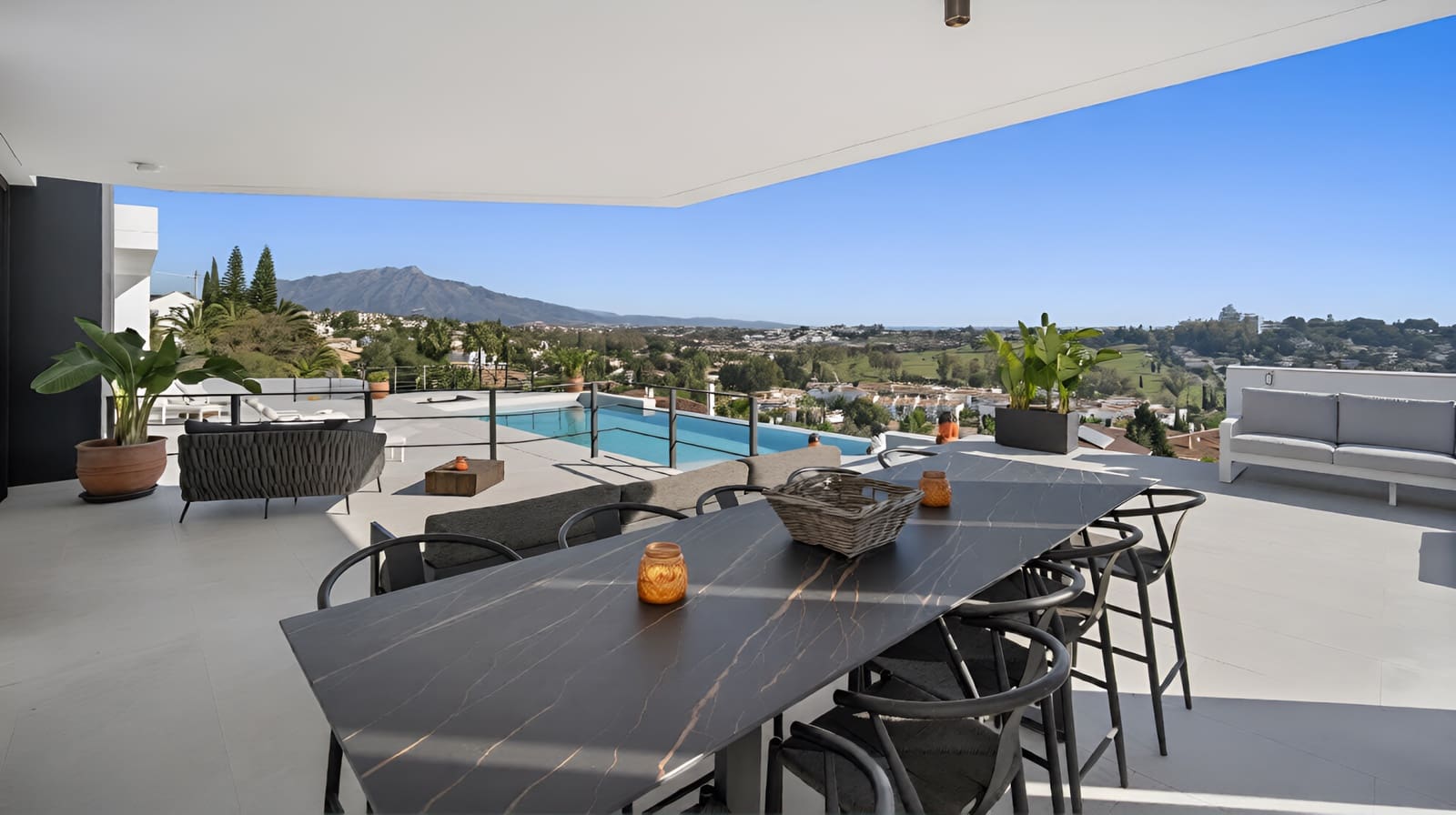 6 sovrum Villa till salu i Benahavis med pool garage - 8 395 000 € (Ref: 9891888)