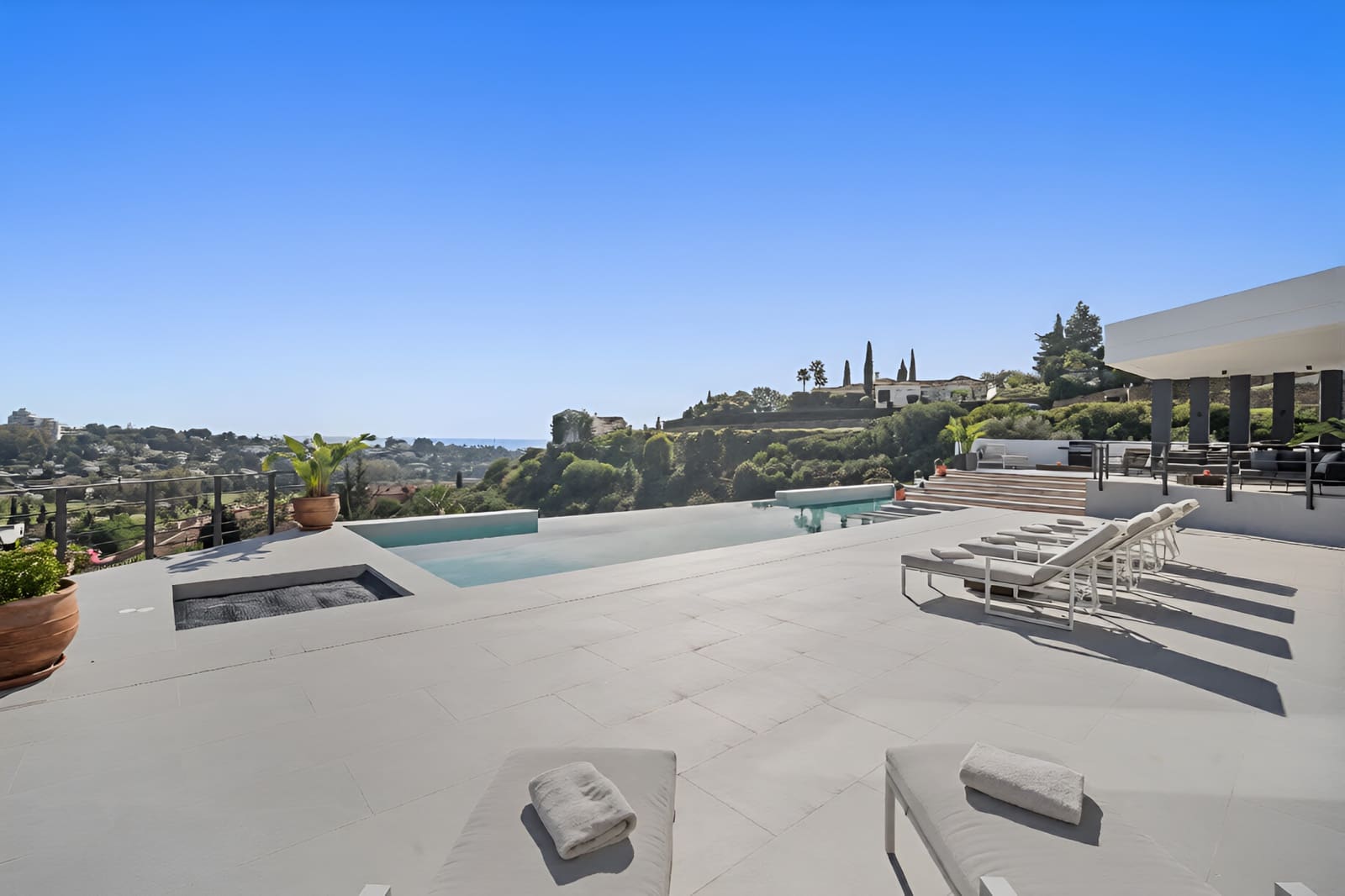 6 sovrum Villa till salu i Benahavis med pool garage - 8 395 000 € (Ref: 9891888)
