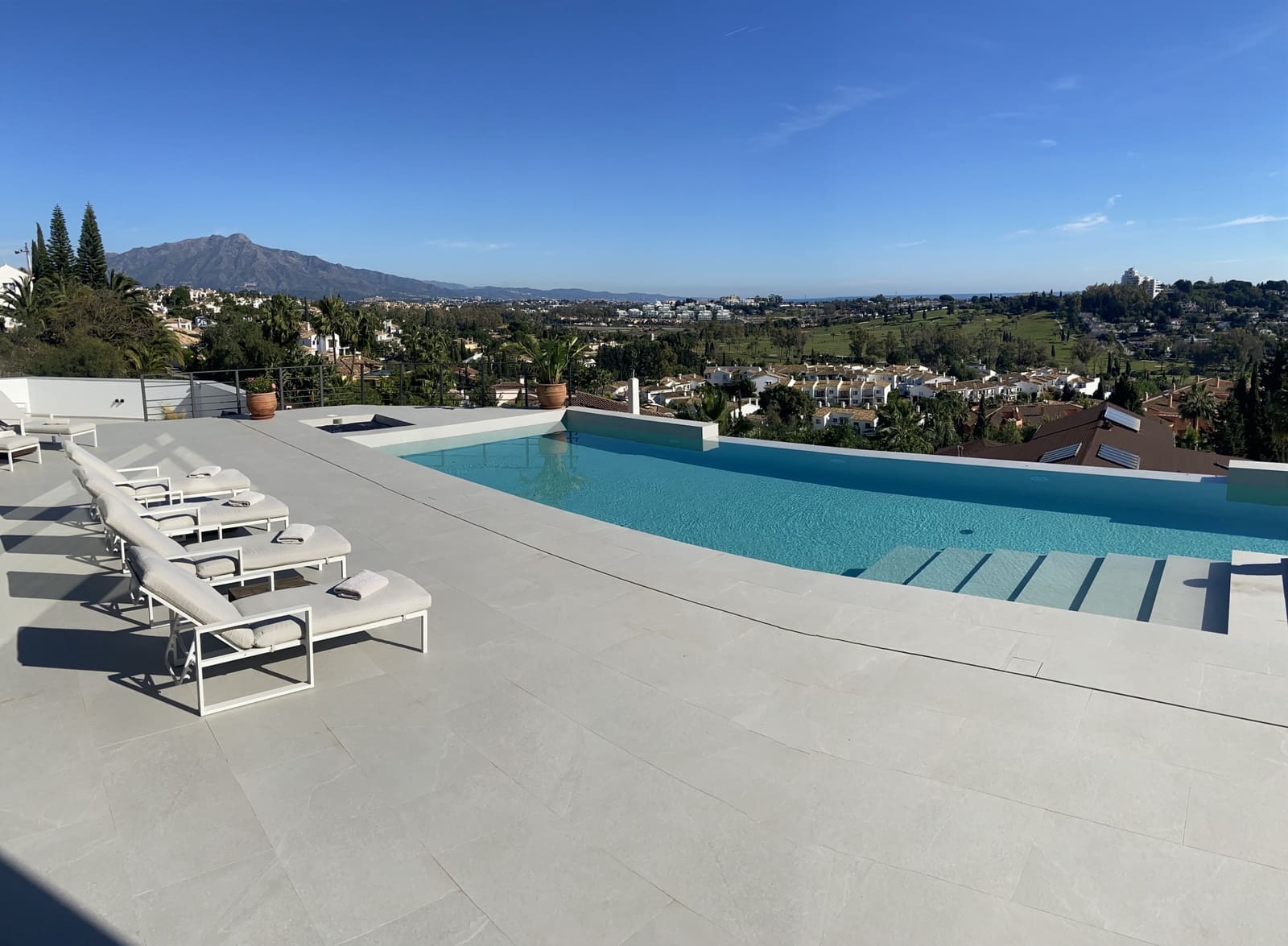 6 sovrum Villa till salu i Benahavis med pool garage - 8 395 000 € (Ref: 9891888)