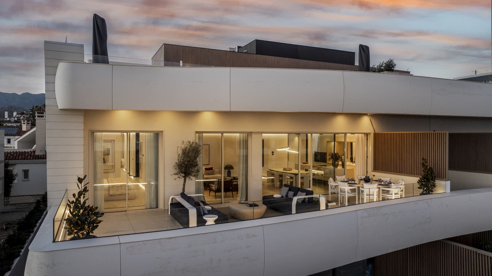 4 Zimmer Villa zu verkaufen in Marbella mit Pool Garage - 4.500.000 € (Ref: 9891889)
