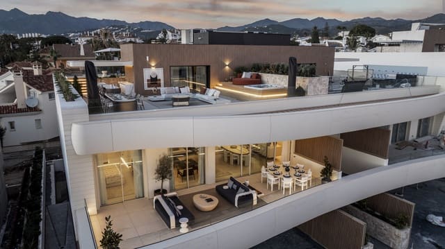 4 soverom Villa til salgs i Las Chapas, Marbella med svømmebasseng garasje - € 4 500 000 (Ref: 9891889)
