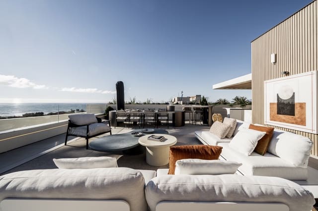 4 soverom Villa til salgs i Las Chapas, Marbella med svømmebasseng garasje - € 4 500 000 (Ref: 9891889)