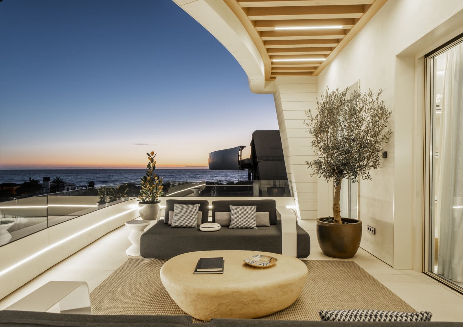 4 Zimmer Villa zu verkaufen in Marbella mit Pool Garage - 4.500.000 € (Ref: 9891889)
