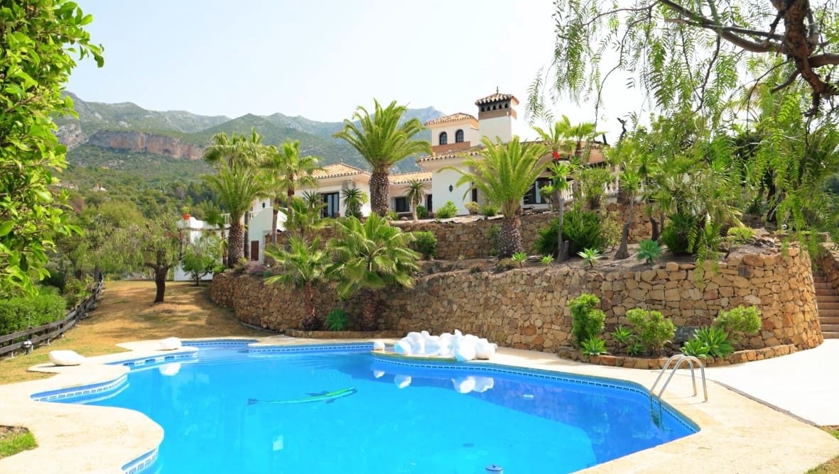Chalet de 6 habitaciones en Istán en venta con piscina garaje - 4.995.000 € (Ref: 9891893)