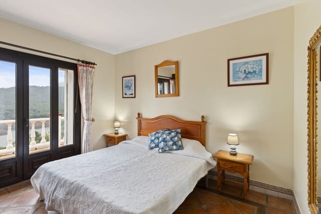 Chalet de 6 habitaciones en Istán en venta con piscina garaje - 4.995.000 € (Ref: 9891893)