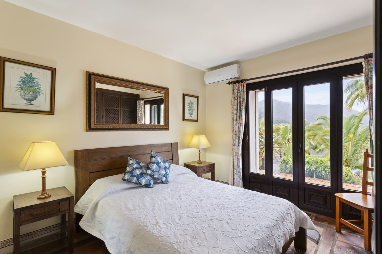 Chalet de 6 habitaciones en Istán en venta con piscina garaje - 4.995.000 € (Ref: 9891893)