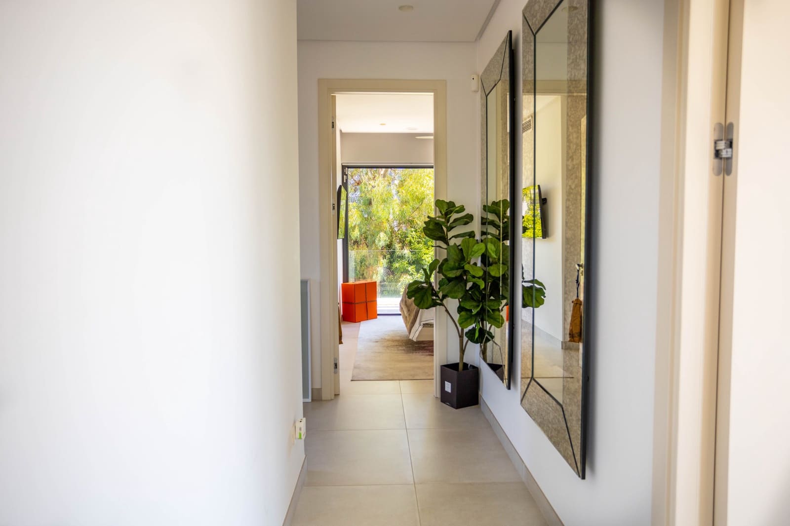 4 soveværelse Villa til salg i Estepona med swimmingpool garage - € 1.799.999 (Ref: 9894008)