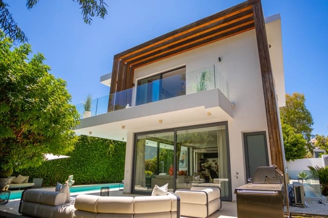 4 soveværelse Villa til salg i Nueva Atalaya, Estepona med swimmingpool garage - € 1.799.999 (Ref: 9894008)