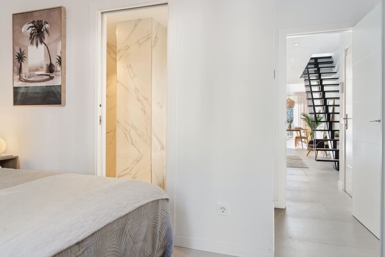 4 slaapkamer Huis te koop in Nueva Andalucia met zwembad garage - € 749.000 (Ref: 9894009)