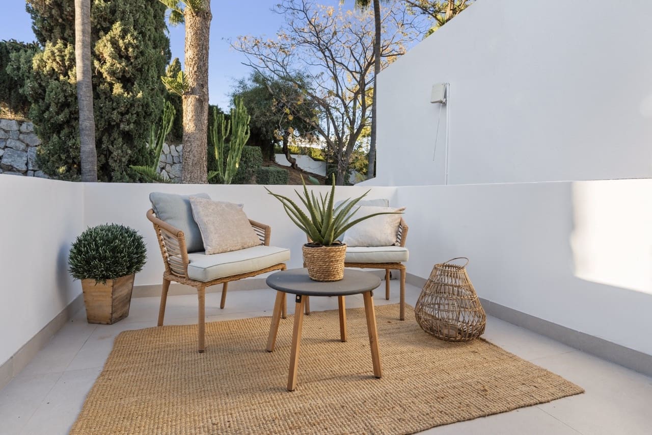4 slaapkamer Huis te koop in Nueva Andalucia met zwembad garage - € 749.000 (Ref: 9894009)