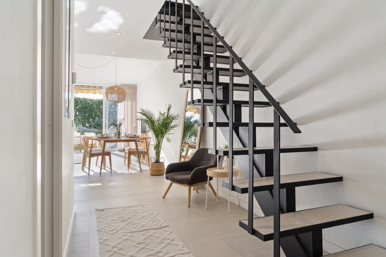 4 slaapkamer Huis te koop in Nueva Andalucia met zwembad garage - € 749.000 (Ref: 9894009)